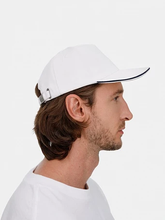 Бейсболка Classic 2.0, белая с темно-синим кантом