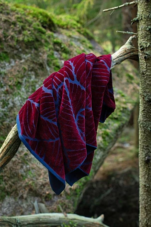 Полотенце In Leaf, большое, синее с бордовым